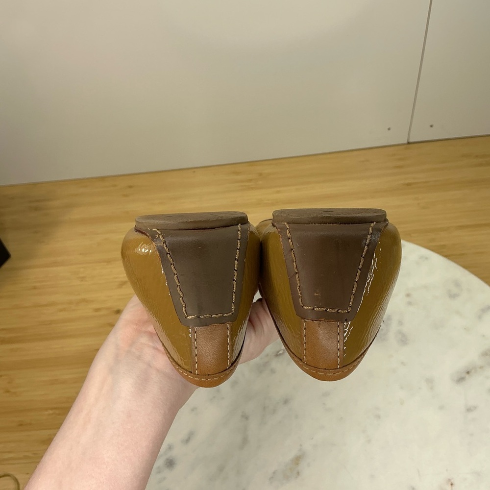 Tory Burch Size 10 Aaden Camel Flat - Picture 13 of 16